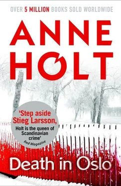 Anne Holt Death In Oslo обложка книги