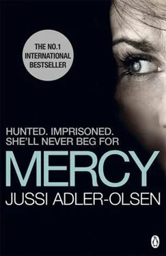 Jussi Adler-Olsen Mercy aka The keeper of lost causes обложка книги