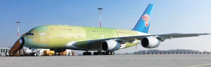 31й самолет А380 выпущенный заводом Эрбаса в Тулузе в начале этого года - фото 26