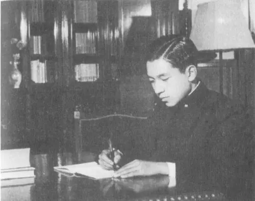 Наследный принц Акихито Акихито в годы учебы Элизабет Грей Вайнин - фото 39