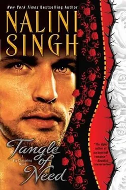 Nalini Singh Tangle of Need обложка книги