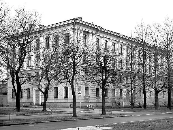 Дом 92 К сожалению постройки фуражного двора за годы своей жизни изрядно - фото 132