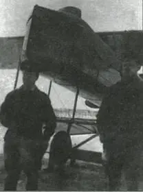 АНильсон слева на фоне самолета Farman F30 Рига 1919 г Возможно на этой - фото 4