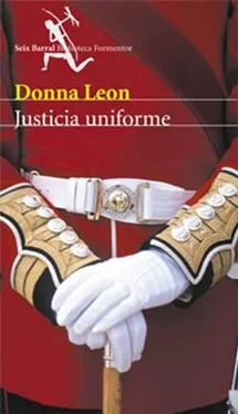 Donna Leon Justicia Uniforme обложка книги