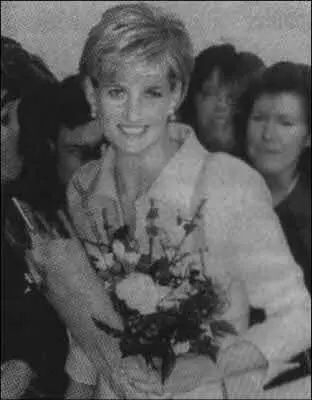 Утром 31 августа 1997 года Британия была разбужена шокирующим известием - фото 24