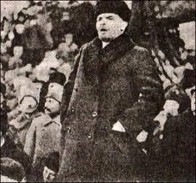 Старшее поколение наших читателей еще вероятно помнит фильм Ленин в 1918 - фото 39