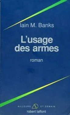 Iain Banks L'usage des armes обложка книги