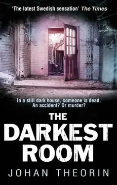 Johan Theorin The Darkest Room обложка книги