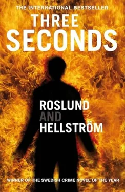 Anders Roslund Three Seconds обложка книги