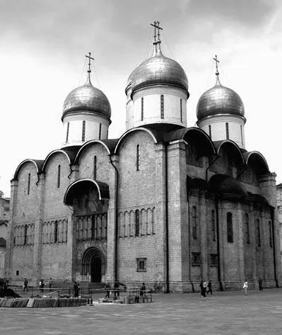 Успенский собор Московского Кремля Римский папа Сикст IV очень любил роскошь - фото 16