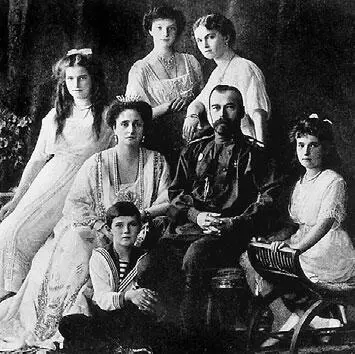 Император Николай II с семьей Среди дворцовой прислуги процветало фискальство - фото 99