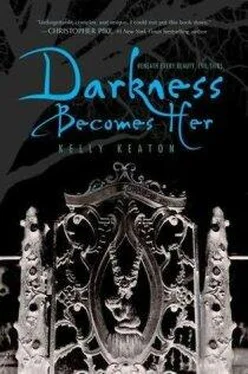 Kelly Keaton Darkness Becomes Her обложка книги