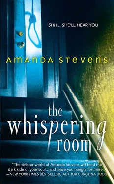 Amanda Stevens The Whispering Room обложка книги