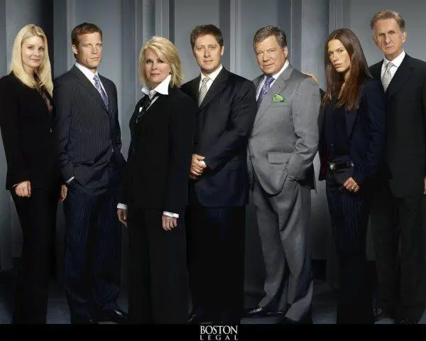 Коротко Юристы Бостона Boston Legal американский телесериал о буднях - фото 1