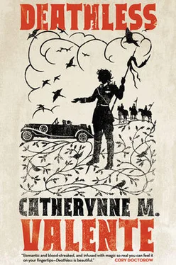 Catherynne Valente Deathless обложка книги