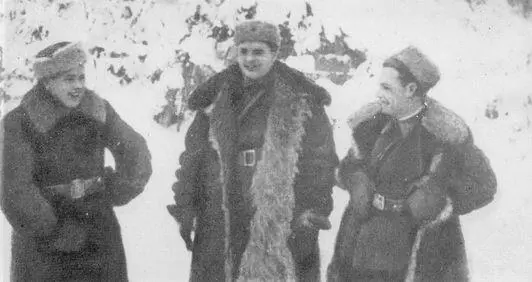 Взаимодействие основа успеха В Е Лобанок командир бригады Дубова Ф Ф - фото 24