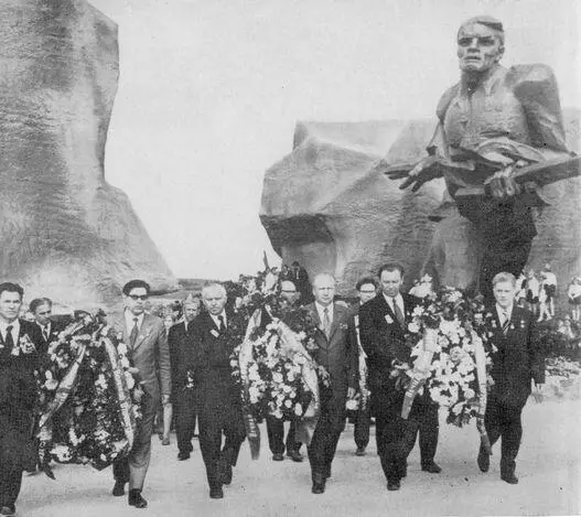 Открытие мемориала Прорыв 28 июля 1974 года Расположение партизанских - фото 63