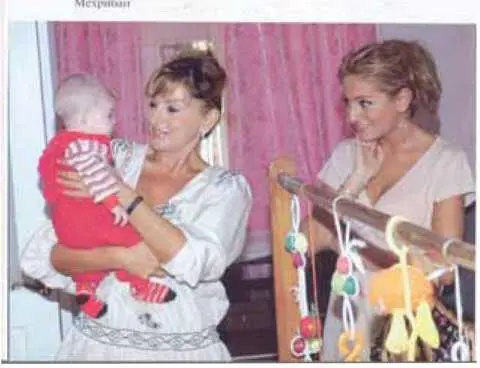 Мехрибан Алиева с дочерью Арзу в одном из детдомов Баку Лейла Алиева - фото 56