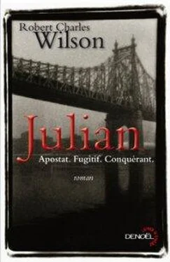 Robert Wilson Julian обложка книги
