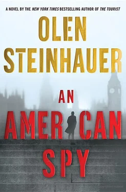 Olen Steinhauer An American spy обложка книги
