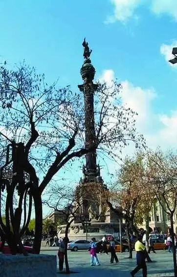 Памятник Христофору Колумбу Здание в стиле модерн Фасад каса Висенс - фото 148