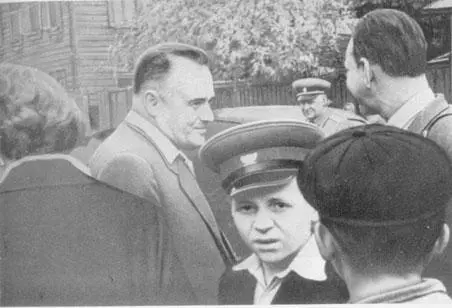 При закладке памятника К Э Циолковскому в Калуге 15 сентября 1957 г На - фото 25