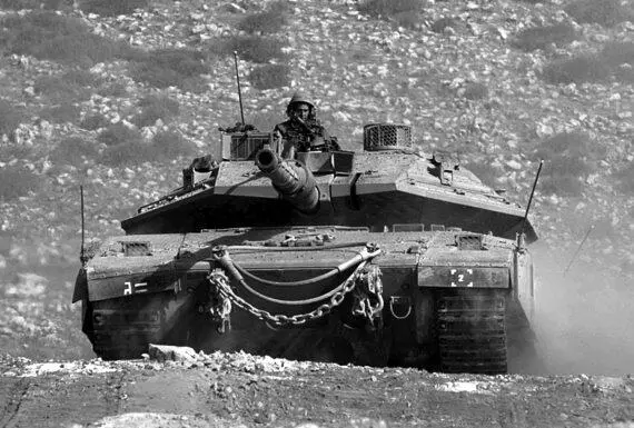Танк Меркава Mk 4 во время боевых действий в Ливане 2006 год В этом - фото 149
