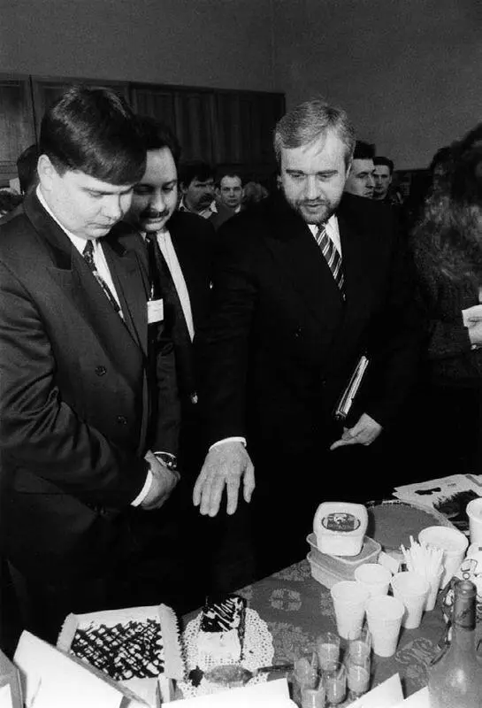 Aigars Kalvītis Gundars Bērziņš un Andris Šķēle pie Latvijas lauku labumiem - фото 16