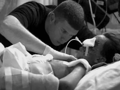 A USAF nurse caring for Salehthe intensity needs no explanation June 8 JUST - фото 6