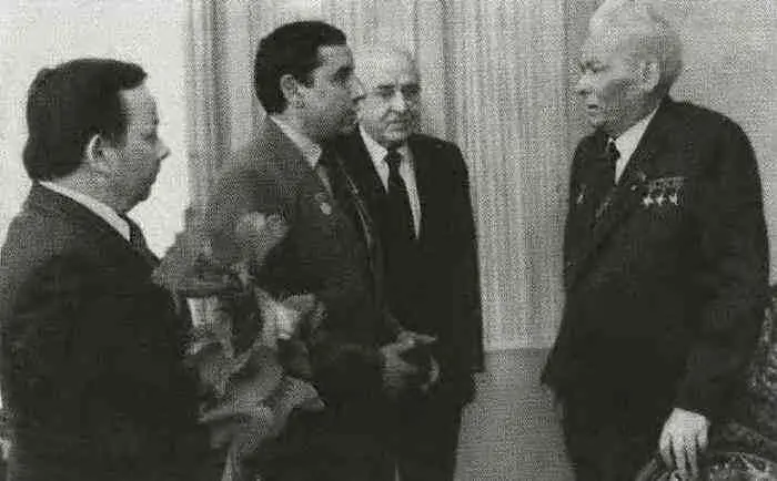 Последняя фотография К У Черненко 20 февраля 1985 г Супруга К У - фото 46