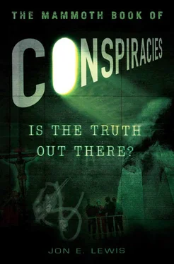 Jon Lewis The Mammoth Book of Conspiracies обложка книги