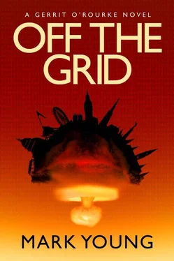 Mark Young Off the grid обложка книги