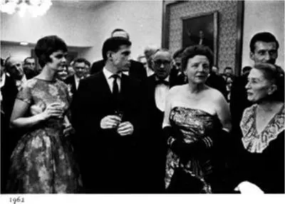 Милые мальчики Глава первая Вся жизнь Я молчал Мышонок лежал неподвижно - фото 1