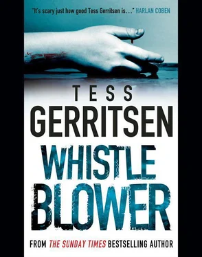 Tess Gerritsen Whistleblower обложка книги