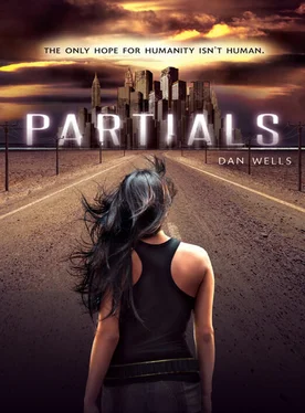 Dan Wells Partials обложка книги