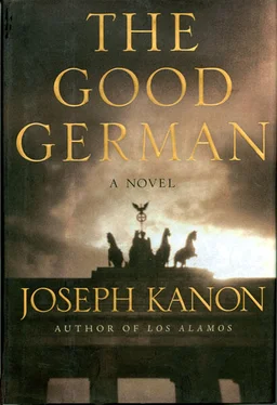 Joseph Kanon A Good German обложка книги