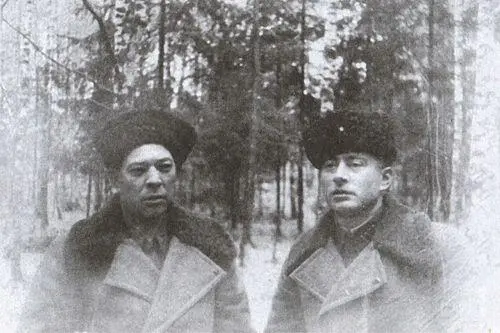 Командир 5й кавалерийской дивизии генерал В К Баранов и комиссар дивизии - фото 25