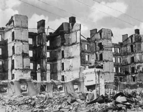 Сталинград после налета немецкой авиации 23 августа 1942 г Командующий - фото 27