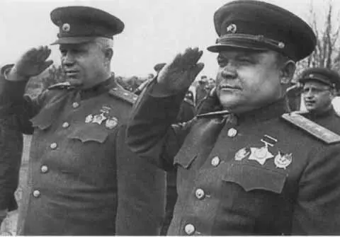 7 ноября 1943 года в Киеве Парад принимают командующий Первым Украинским - фото 38