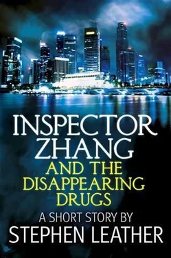 Stephen Leather Inspector Zang and the disappearing drugs обложка книги