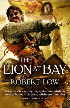 Robert Low The Lion at bay обложка книги