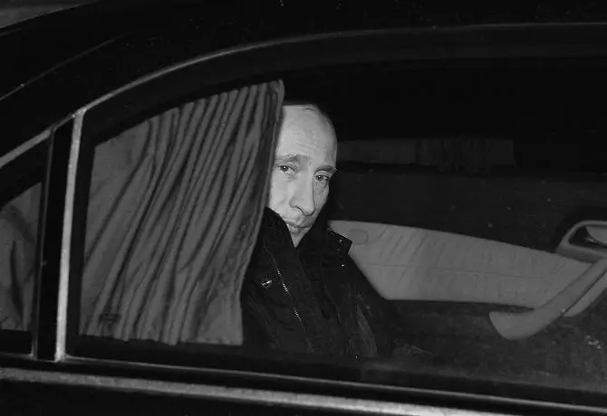 Russian President Vladimir Putin arrives for a Christmas service at the New - фото 2