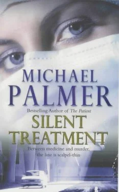 Michael Palmer Silent Treatment обложка книги