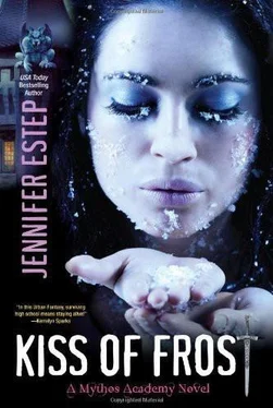 Jennifer Estep Kiss of Frost обложка книги