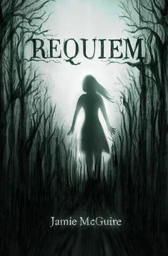 Jamie McGuire Requiem обложка книги