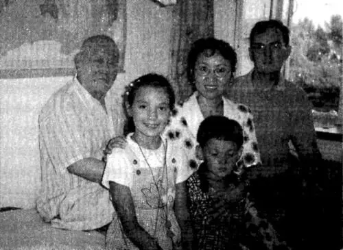 Автор с семьей и Тайе которому арифметически 97 лет но аналитически всего - фото 189