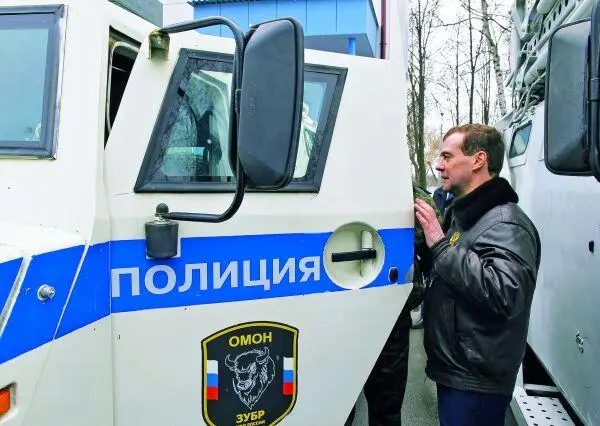 Реорганизация милиции в полицию стала одним из самых обсуждаемых в обществе - фото 5