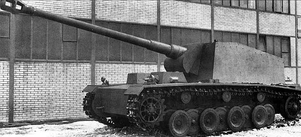 Самоходноартиллерийская установка 128 cm PanzerSelbstfahrlafette V во дворе - фото 2