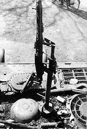 Тот же Ягдтигр Хорошо видна оригинальная установка зенитного пулемета MG42 - фото 45