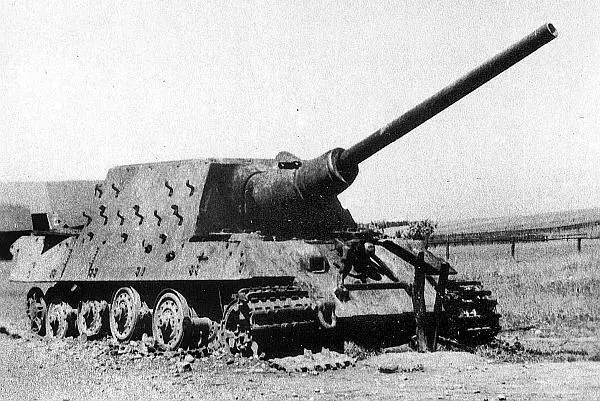 Еще один подорванный и сгоревший Ягдтигр 1945 год Когда появилась большая - фото 51